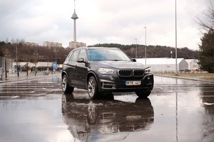 Naudoto „BMW X5“ (2015 m.) testas: auksinė taisyklė norint išvengti brangių rūpesčių