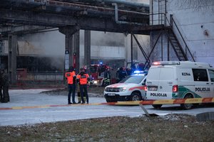 Nelaimė Kaune: gamybiniame pastate nuaidėjo sprogimas, kilo gaisras