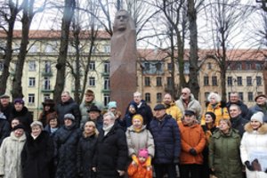 Klaipėdiečiai prisiminė K. Donelaičio žodžius: „Nuo kalbos nusigręžusios tautos pasmerktos pražūčiai“