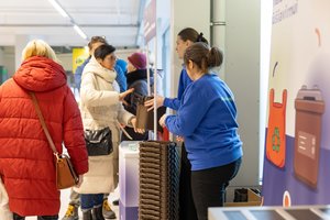 Vilniaus savivaldybė miestiečius ragina atsiimti maisto atliekų rūšiavimui skirtas priemones