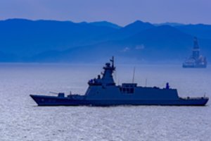 Kinija paskelbė, kad jos kariuomenė „reguliariai“ patruliuos ginčijamos Pietų Kinijos jūros vandenis