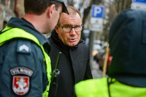 Vyskupija apie kunigo S. Sudento platintas intymias nuotraukas: už tokius dalykus galimas pašalinimas