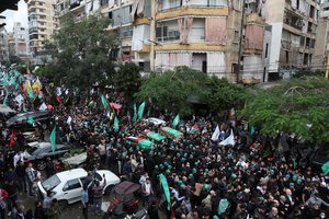 Į Beirute žuvusio „Hamas“ vado pavaduotojo laidotuves susirinko tūkstančiai žmonių