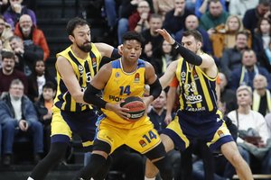 Šaro triumfas Eurolygos mače Panevėžyje: lietuvio muštruojamas „Fenerbahce“ per 6 minutes nokautavo „Maccabi“