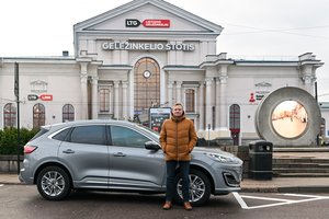 Patikrino, kaip Rygą pasiekti greičiau ir pigiau – traukiniu ar automobiliu: visi skaičiai kaip ant delno