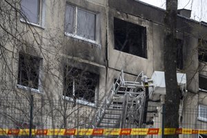 Vilniaus savivaldybės atstovas: sudegusiame Viršuliškių daugiabutyje dėl oro sąlygų gali įvykti griūtis