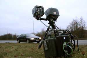 Tokių prašymų dėl trikojų greičio matuoklių policija gauna dažnai: atskleidė, kaip viskas veikia