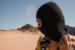 Dakaro starte E. Gelažninkienė pateko į avariją – šeimos ekipažas vertėsi kelis kartus