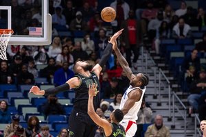 Įsibėgėjantis „Clippers“ žvaigždynas patiesė „Pelicans“ su J. Valančiūnu