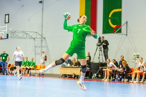 Lietuvos rankinio rinktinę į pergalę vedė 17-metė rinktinės debiutantė