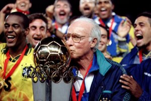 Mirė Brazilijos futbolo legenda M. Zagallo