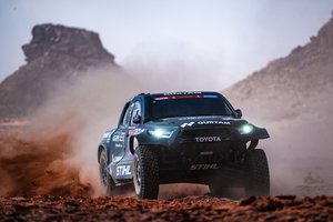 Karštas Dakaro pirmadienis: B. Vanagas ir V. Žala finišavo greta vienas kito