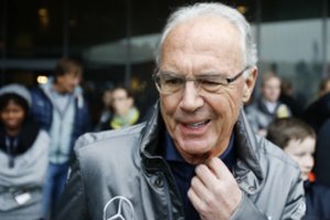 Mirė Vokietijos futbolo legenda – pasaulio čempionu tapęs ir žaidėju, ir treneriu