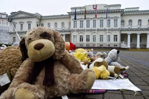 Prezidentūra kritikuoja svarstymus naikinti rusų tautinės mažumos mokyklas: reikia galvoti kaip tą jaunuomenę integruoti