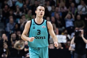 Atskirtas nuo komandos: A. Juškevičiui „Wolves“ ieškos naujos karjeros stotelės