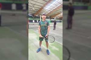 „Praėjo 27 metai, bet vis dar tikiu“: Lietuvos aklųjų teniso pažiba svajoja susigrąžinti regėjimą