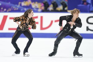 Europos dailiojo čiuožimo čempionato užkulisiai: dažytas ledas, milijoninė pirmenybių kaina ir viltys laimėti medalį