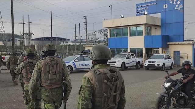 Ekvadore pabėgus kaliniui paskelbta nepaprastoji padėtis: gatvėsi budi kariai, įvesta komendanto valanda