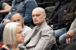 Keturiems kaltinamiesiems riaušių prie Seimo byloje už nedalyvavimą teismo posėdyje skirtos baudos