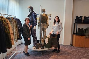 Čia aidi šūviai ir kuriami ateities drabužiai: pasivaikščiojimas po FTMC Tekstilės technologijų skyrių