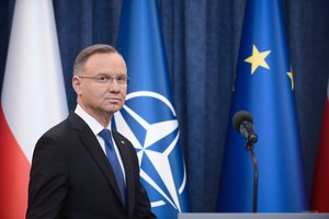 Lenkijos prezidentas A. Duda pareiškė nenurimsiąs, kol įkalinti PiS politikai nebus laisvi