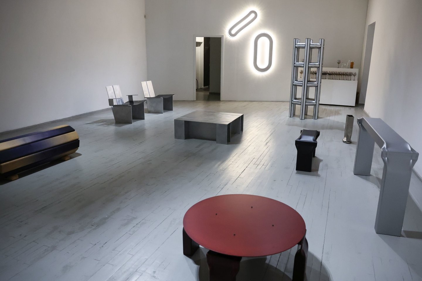 Parodos „Monumentali masė“ atidarymas dizainui skirtoje „Vartų“ galerijos erdvėje „ShowRoom“.<br>R.Danisevičiaus nuotr.