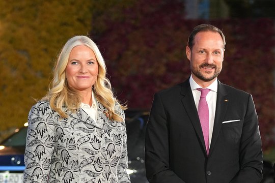 Norvegijos sosto įpėdinio Haakono ir princesės Mette Marit santuoka patiria sunkų išbandymą