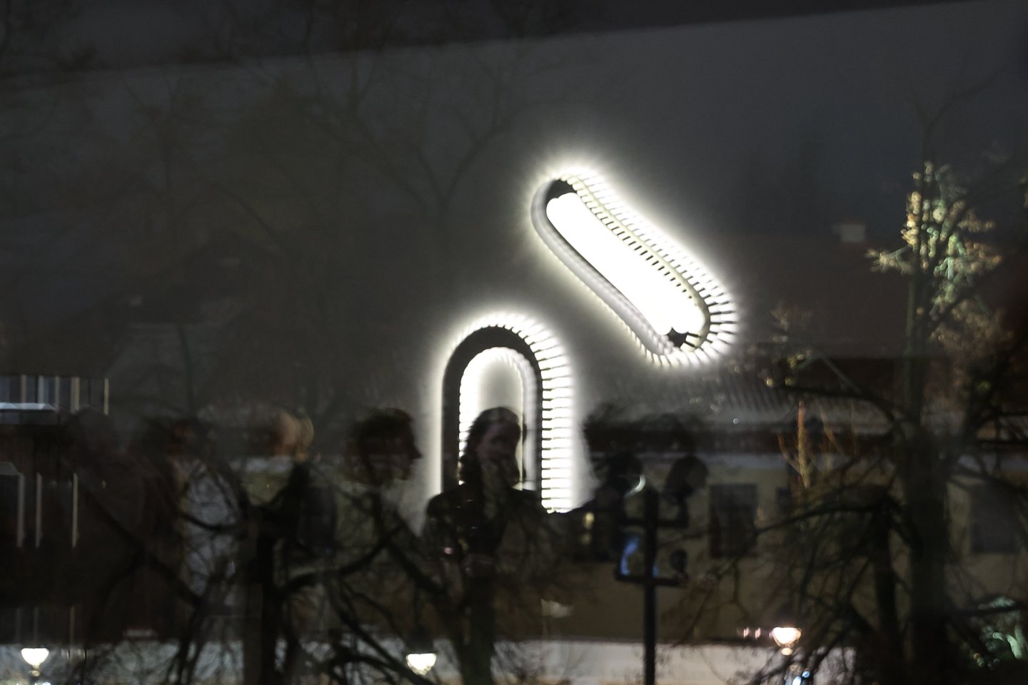 Parodos „Monumentali masė“ atidarymas dizainui skirtoje „Vartų“ galerijos erdvėje „ShowRoom“.<br>R.Danisevičiaus nuotr.