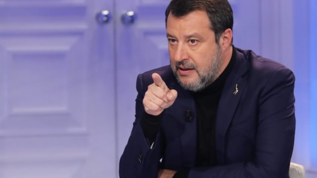Italijoje teisiamas vicepremjeras M. Salvini: gresia iki 15 metų kalėjimo bausmė