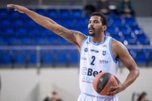 M. Hughesas – apie seniai pažįstamą komandos draugą, jį ir LeBroną siejantį trenerį ir sužavėjusį Europos krepšinį