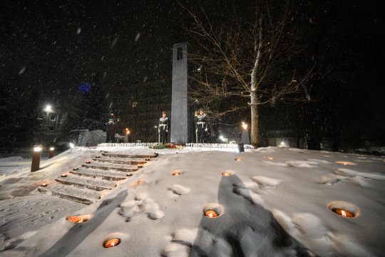 Atminimo laužų uždegimas prie LRT pastato<br> V. Skaraičio nuotr.