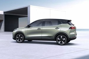 13 000 eurų ir vienu įkrovimu nuvažiuosite 400 kilometrų – pristatė pigų elektromobilį