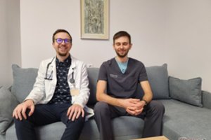 Rokiškio ligoninėje įsidarbinęs jaunas gydytojas: visos laiptinės močiutės jau žino, kur dirbu