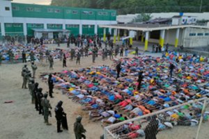 Ekvadoro saugumo pajėgos susigrąžino kalėjimų kontrolę ir išlaisvino įkaitus