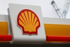Baimindamasi išpuolių „Shell“ sustabdė laivybą Raudonojoje jūroje