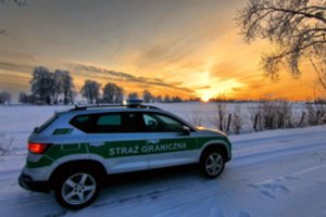 Lenkijoje sučiuptas pirmasis šiemet kurjeris, iš Lietuvos neteisėtai įvežęs migrantus