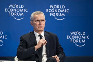 Davose Lenkijos užsienio reikalų ministras susitiko su NATO generaliniu sekretoriumi J. Stoltenbergu