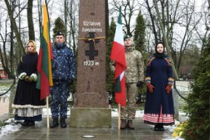 Klaipėdos krašto diena įgavo sparnus – sukilimo dalyviams nusilenkta ne tik pajūryje