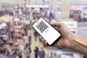 Nepaisydami galimų rizikų vilniečiai vis dar skenuoja atsitiktinai iškabintus QR kodus