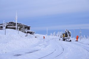 Žiemiški orai sukėlė chaosą Vokietijoje: atšaukta šimtai skrydžių, sutriko eismas