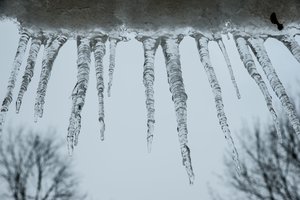 Sukūrė plėvelę, kuri tirpdo ledą – tereikia Saulės šviesos