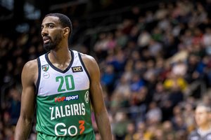 „Žalgirį“ palikęs A. Hollinsas rado naują klubą – taps lietuvio komandos draugu