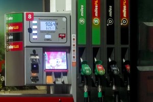 Per savaitę degalų kainos pakito nežymiai: benzinas vis dar pigesnis nei Lenkijoje