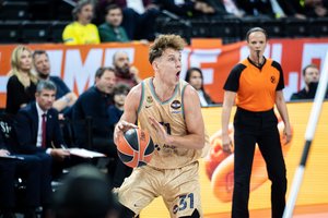 R. Jokubaitis žaidė naudingai, tačiau „Barcelona“ buvo sutriuškinta Turkijoje