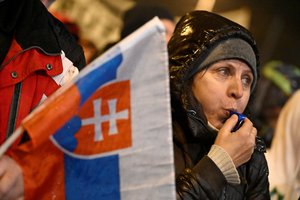 Slovakijoje tūkstančiai žmonių protestavo prieš planuojamą bausmių reformą