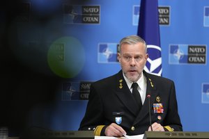 NATO admirolas pareiškė, kad reikia ruoštis karui su Rusija: „20 ateinančių metų ne viskas bus šokolade“