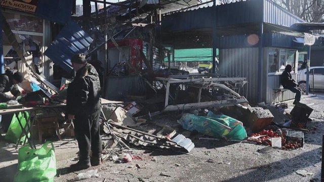 Kruvina ataka Donecko turguje: mažiausiai 25 žmonės žuvo