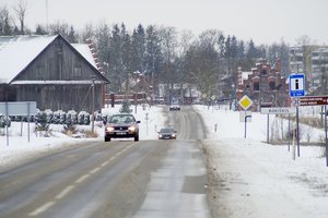 Eismo informacijos centras įspėja: dėl snygio ir plikledžio keliai slidūs didžiojoje Lietuvos dalyje