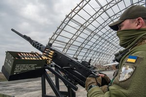 To dar nebuvo: rusų sparnuotąją raketą ukrainietis perėmė kulkosvaidžiu
