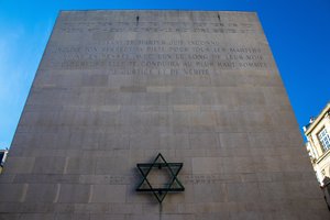 Tyrimas: dar gyvi maždaug 245 tūkst. holokaustą išgyvenusių žmonių